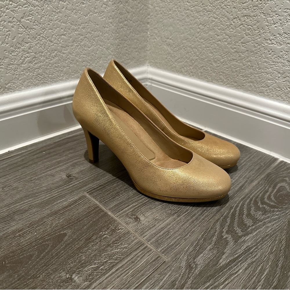 Naturalizer Gold Michelle Pumps, size 7.5